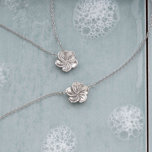 Hibiscus Necklace i stål