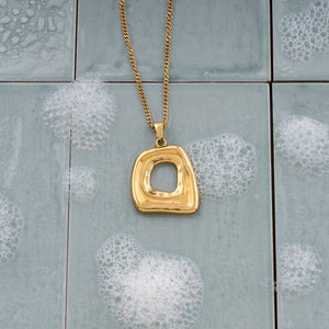 Frame Necklace i forgylt stål